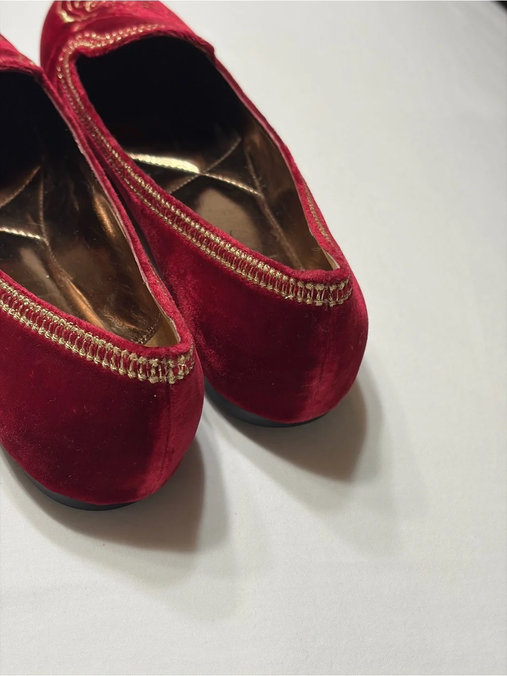 Red Velvet Embroidered Tiger Loafers - Women's size 9 FABULOUS!